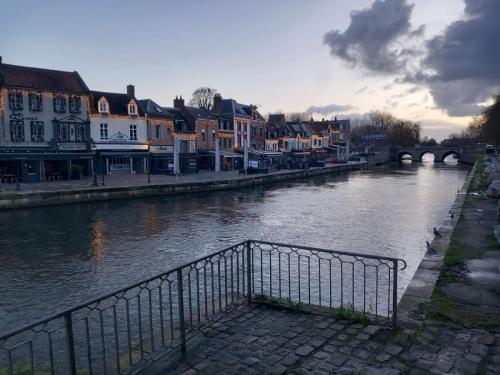 Amiens le matin en hiver